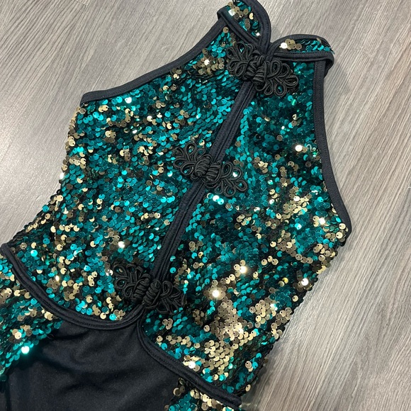 Weissman Green Sequin Mandarin Style Top Dance Costume - Picture 4 of 7